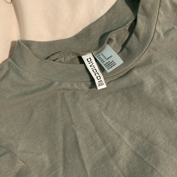 NWOT Divided Green Cropped Tee - Picture 2 of 2